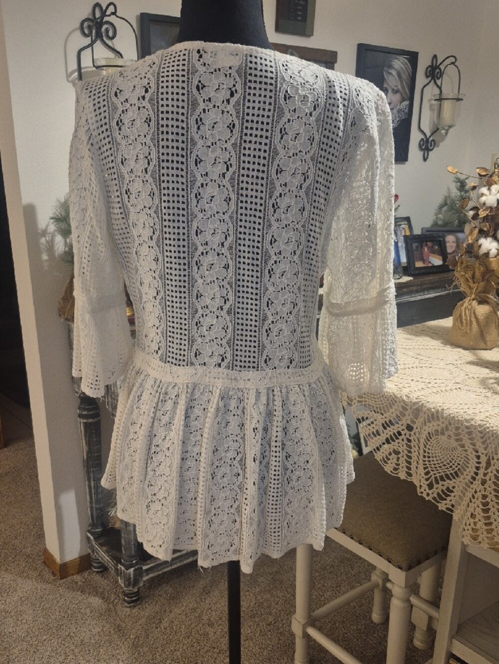 VENUS White Lace Zip-Front Tunic with Flared Sleeves - Picture 6 of 11